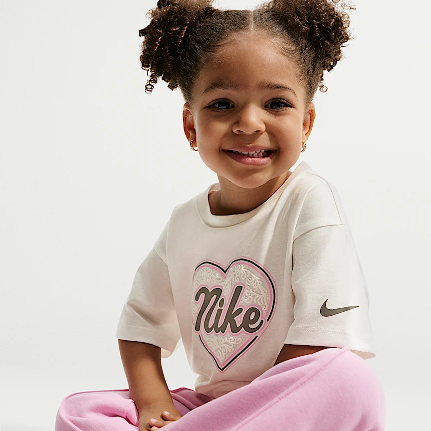 NIKE Nike — ベビー ジュクスタガール ボクシー Tシャツ - Image 3
