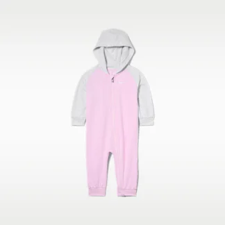 NIKE ベビー エッセンシャル — ベビー (0～9カ月) コア フード付きロンパー